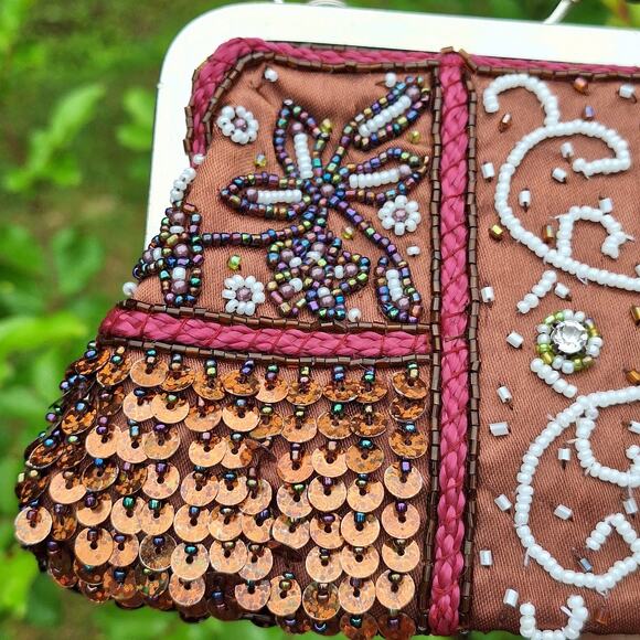 Handbeaded Sequin Kiss Lock Mini Purse Beaded Handle Floral Embellished Handbag - Picture 7 of 15